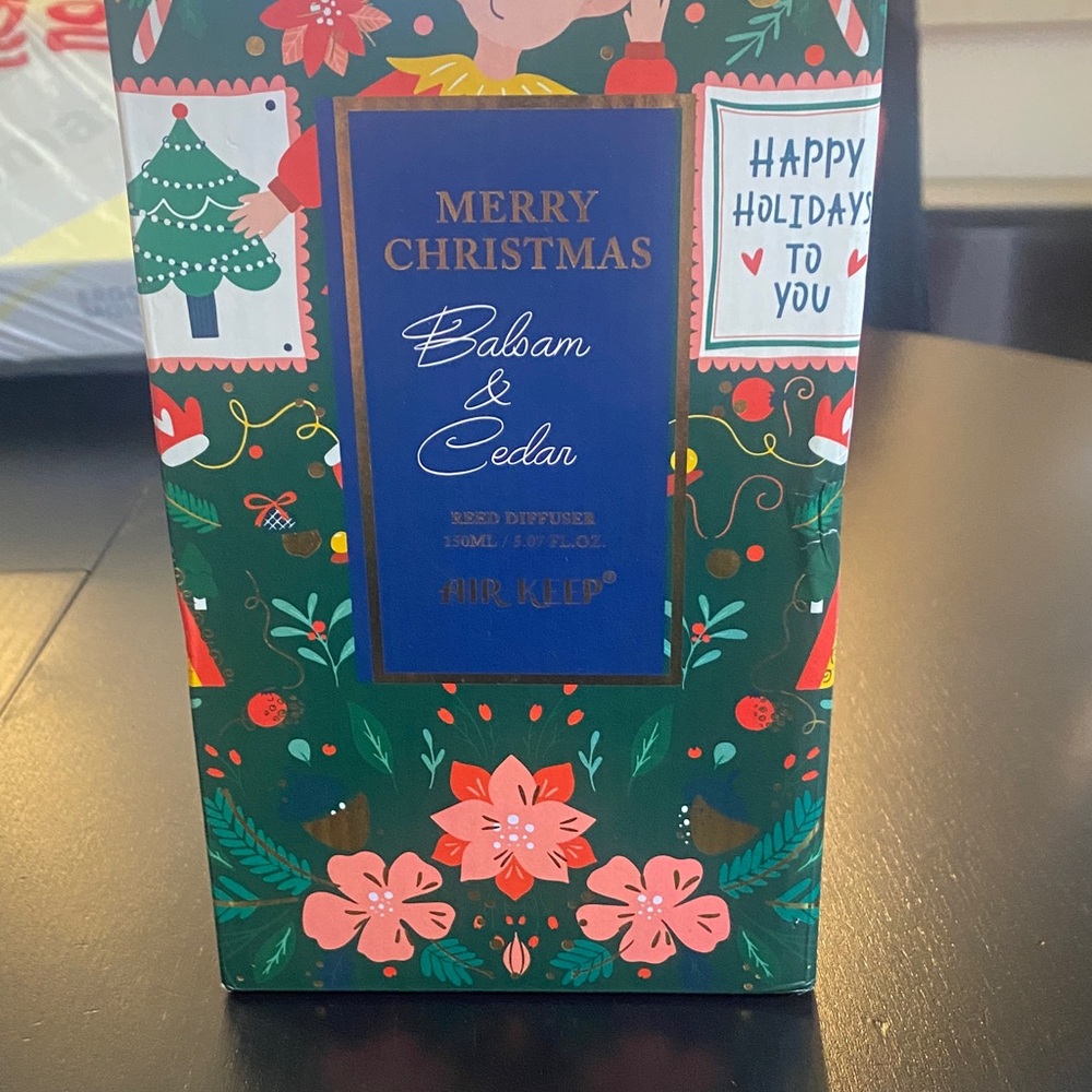 Festive Reed Diffuser with Red Berries
